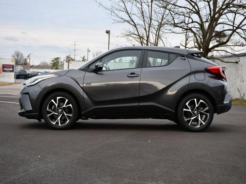 2022 Toyota C-HR XLE