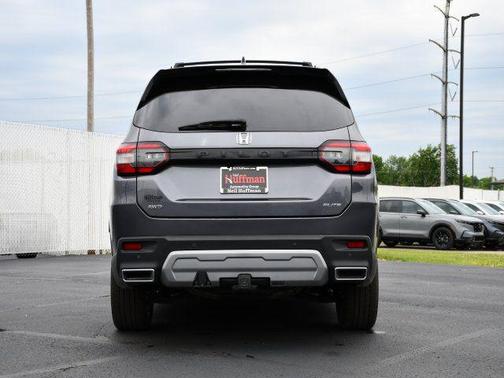 Modern Steel Metallic 2024 Honda Pilot Elite