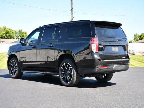 Black 2024 Chevrolet Suburban RST