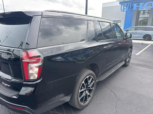 Black 2024 Chevrolet Suburban RST
