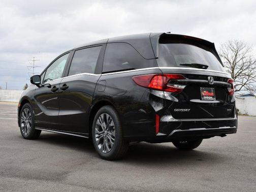 Crystal Black Pearl 2026 Honda Odyssey Touring