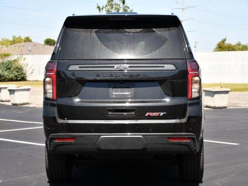 2022 Chevrolet Suburban RST