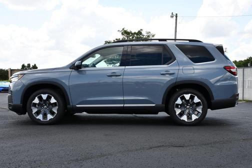 Sonic Gray Pearl 2026 Honda Pilot Touring 8-Passenger