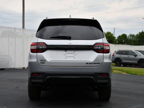 Solar Silver Metallic 2026 Honda Pilot Black Edition