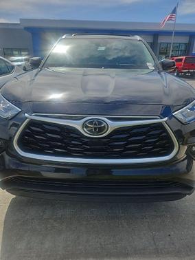 Midnight Black Metallic 2020 Toyota Highlander XLE