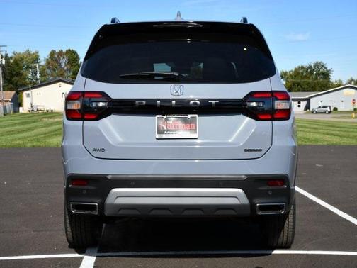 2025 Honda Pilot Touring 8-Passenger