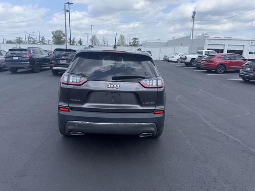 Granite Crystal Metallic Clearcoat 2019 Jeep Cherokee Limited