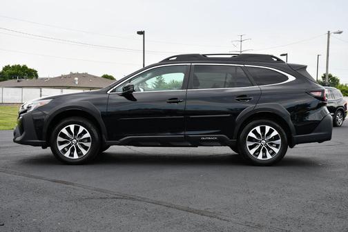 Crystal Black Silica 2023 Subaru Outback Limited