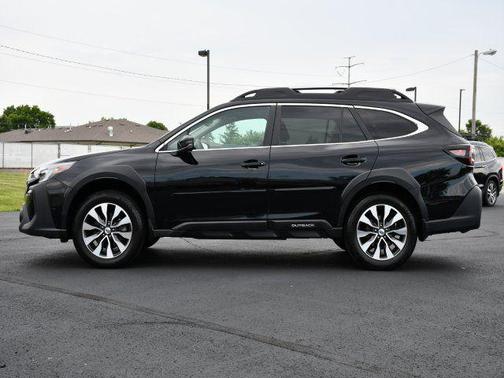 Crystal Black Silica 2023 Subaru Outback Limited