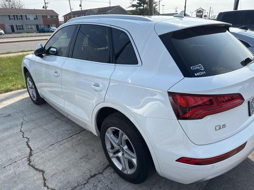 Ibis White 2018 Audi Q5 2.0T Tech Premium
