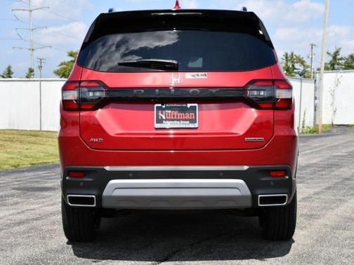 2025 Honda Pilot Touring 8-Passenger