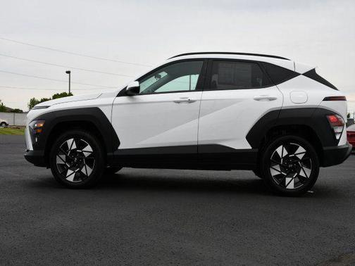 Atlas White 2024 Hyundai KONA SEL