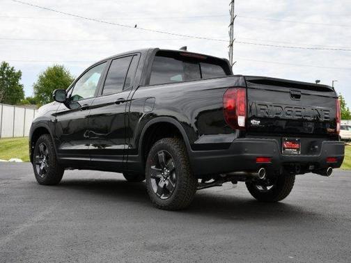 Crystal Black Pearl 2026 Honda Ridgeline TrailSport