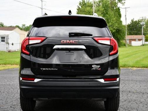 2022 GMC Terrain AWD AT4