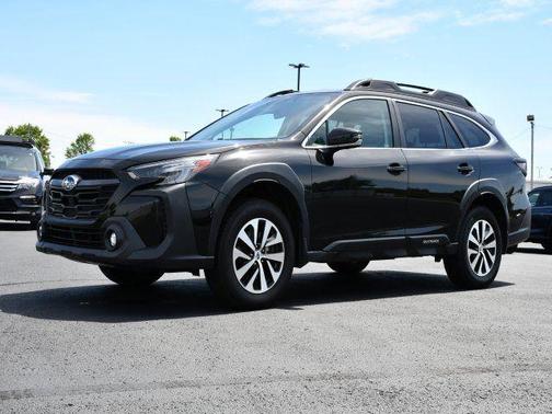 Crystal Black Silica 2023 Subaru Outback Premium