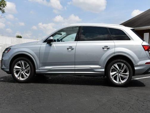 2024 Audi Q7 55 Premium Plus
