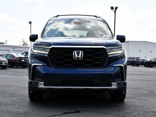 Obsidian Blue Pearl 2023 Honda Pilot AWD Elite