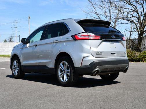 Ingot Silver Metallic 2019 Ford Edge SEL
