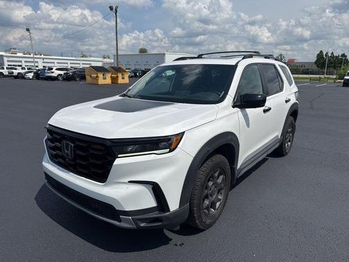 Platinum White 2023 Honda Pilot AWD TrailSport