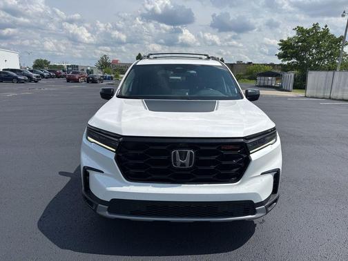 Platinum White 2023 Honda Pilot AWD TrailSport