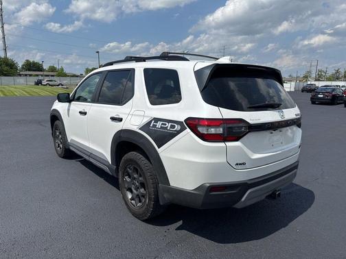 Platinum White 2023 Honda Pilot AWD TrailSport