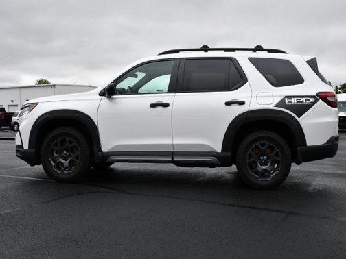 Platinum White 2023 Honda Pilot AWD TrailSport