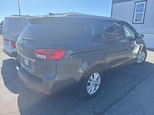 2017 Kia Sedona LX