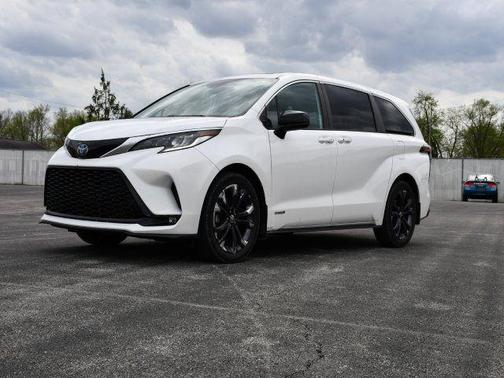 2021 Toyota Sienna XSE 7 Passenger