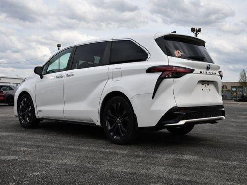 2021 Toyota Sienna XSE 7 Passenger