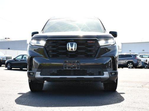 Crystal Black Pearl 2023 Honda Pilot AWD TrailSport