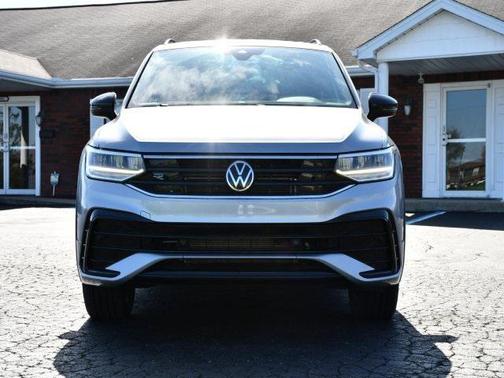 2022 Volkswagen Tiguan 2.0T SE R-Line Black 4MOTION