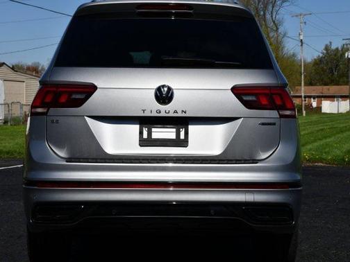 2022 Volkswagen Tiguan 2.0T SE R-Line Black 4MOTION