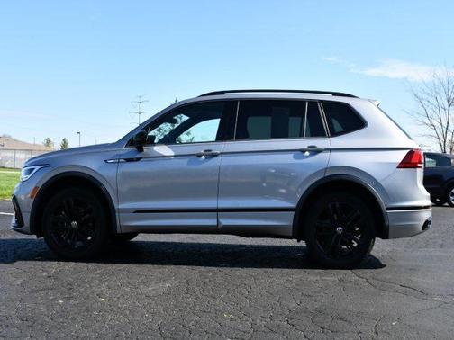 2022 Volkswagen Tiguan 2.0T SE R-Line Black 4MOTION