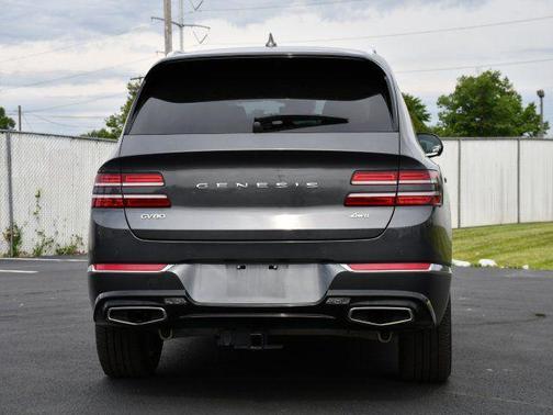 Himalayan Gray 2022 Genesis GV80 2.5T