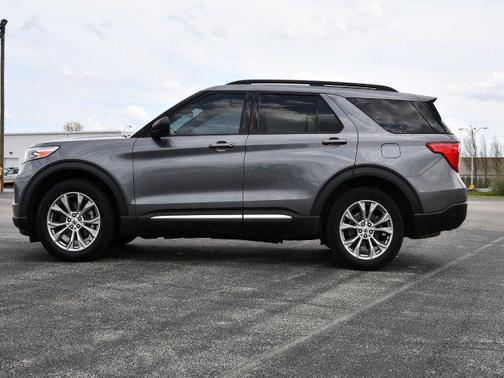 Carbonized Gray Metallic 2022 Ford Explorer XLT