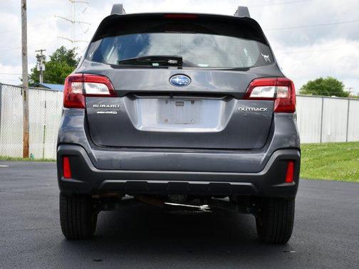 Magnetite Gray Metallic 2019 Subaru Outback 2.5i