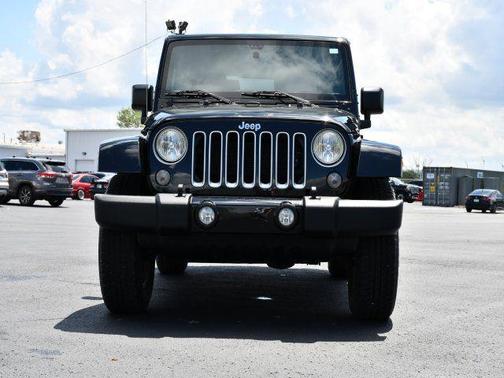 Black Clearcoat 2016 Jeep Wrangler Sahara