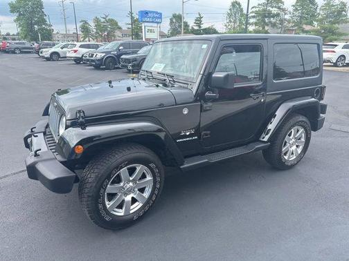 Black Clearcoat 2016 Jeep Wrangler Sahara