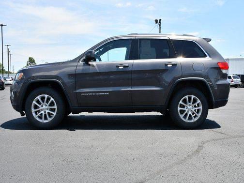 Granite Crystal Metallic Clearcoat 2016 Jeep Grand Cherokee Laredo