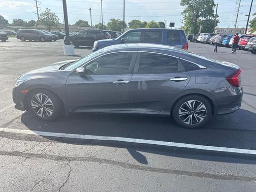 Modern Steel Metallic 2018 Honda Civic EX-L
