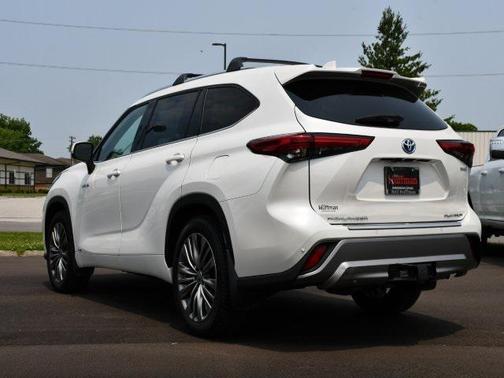 2021 Toyota Highlander Hybrid Platinum