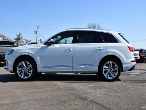 2021 Audi Q7 45 Premium Plus