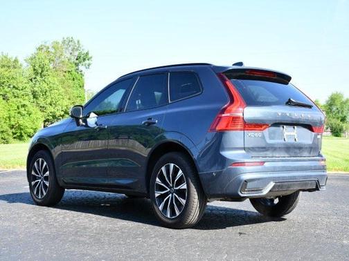 2024 Volvo XC60 B5 Plus Dark Theme