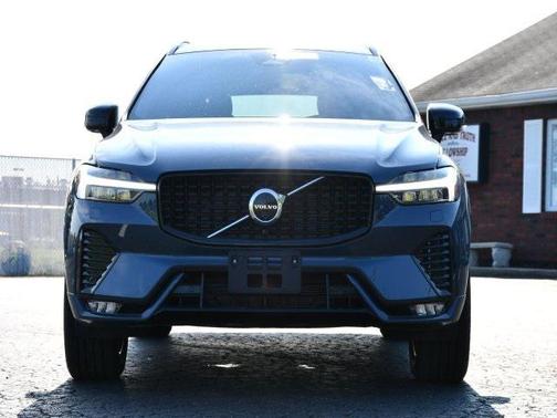 2024 Volvo XC60 B5 Plus Dark Theme