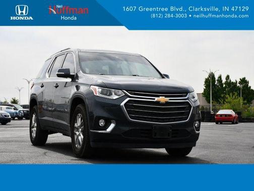 Graphite Metallic 2021 Chevrolet Traverse LT Cloth