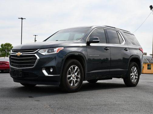 Graphite Metallic 2021 Chevrolet Traverse LT Cloth