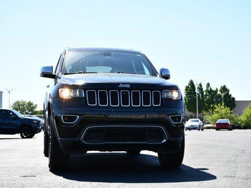 Diamond Black Crystal Pearlcoat 2022 Jeep Grand Cherokee Limited