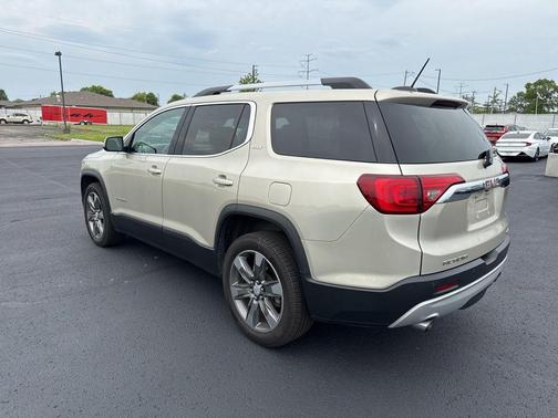 Sparkling Silver Metallic 2017 GMC Acadia SLT-2