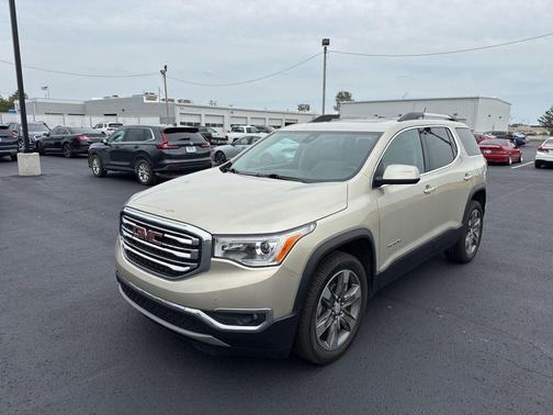 Sparkling Silver Metallic 2017 GMC Acadia SLT-2