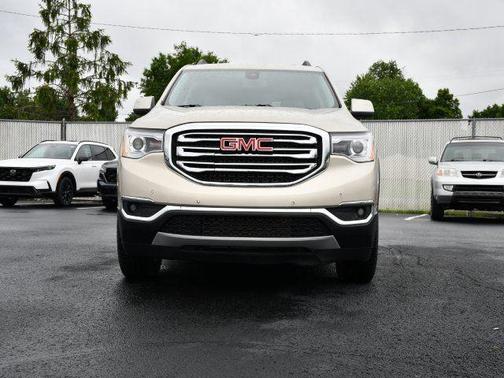 Sparkling Silver Metallic 2017 GMC Acadia SLT-2